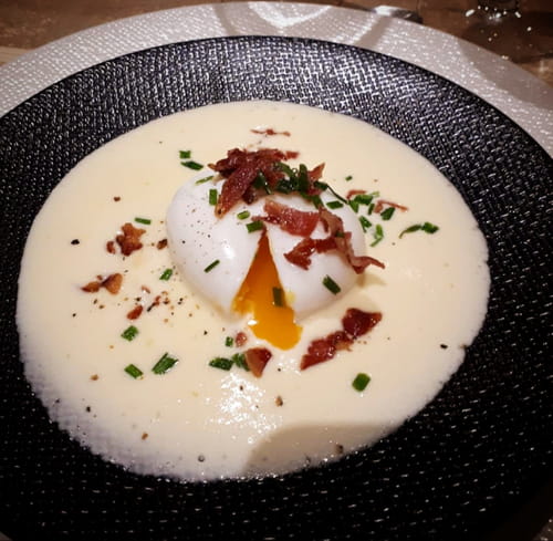 Oeuf mollet sur crème au parmesan