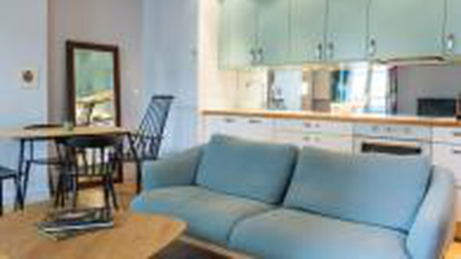 Cuisine ouverte bleu clair