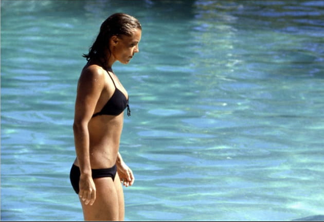 La Piscine, plongeon dans la vie publique