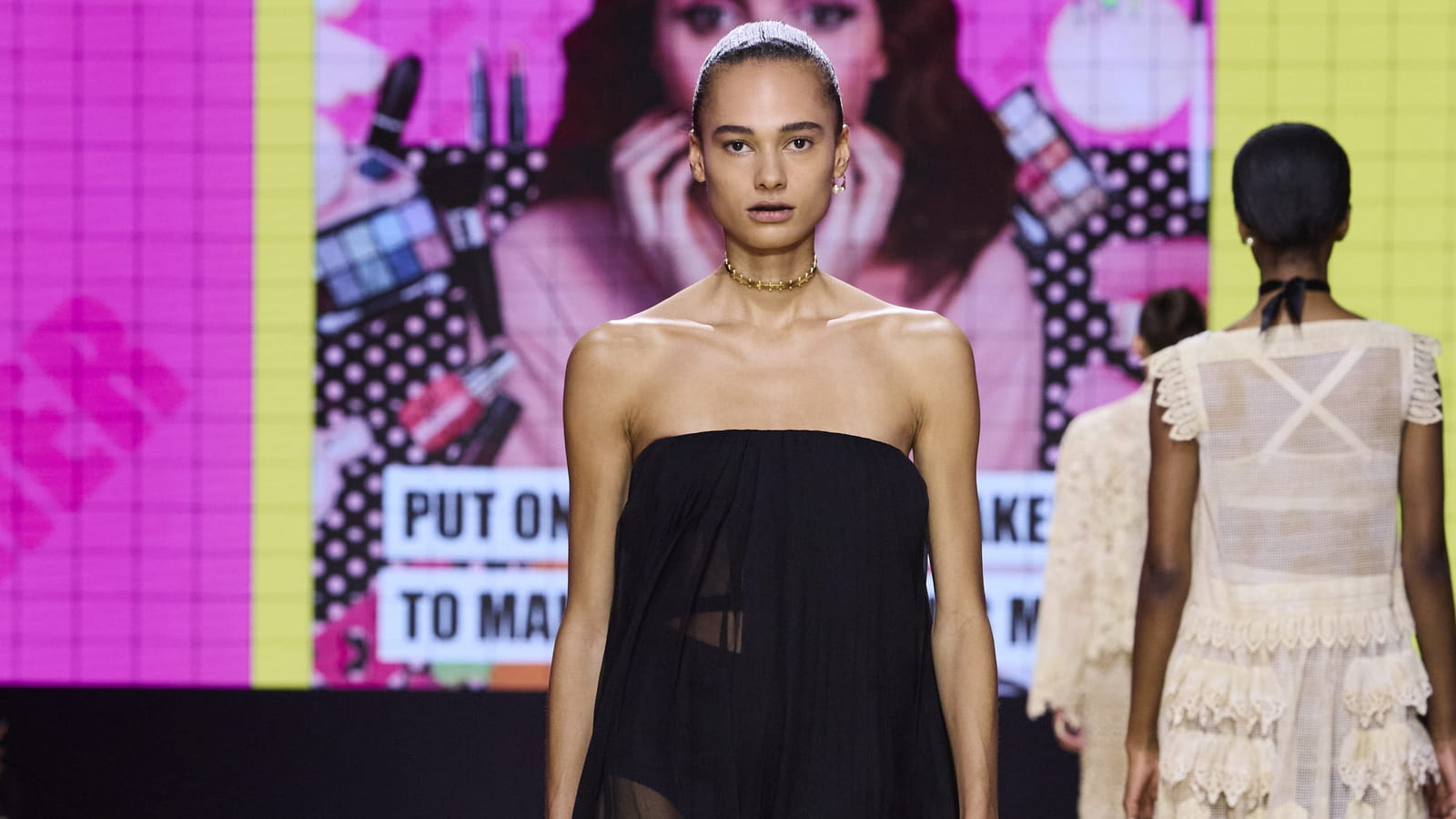 Look 74