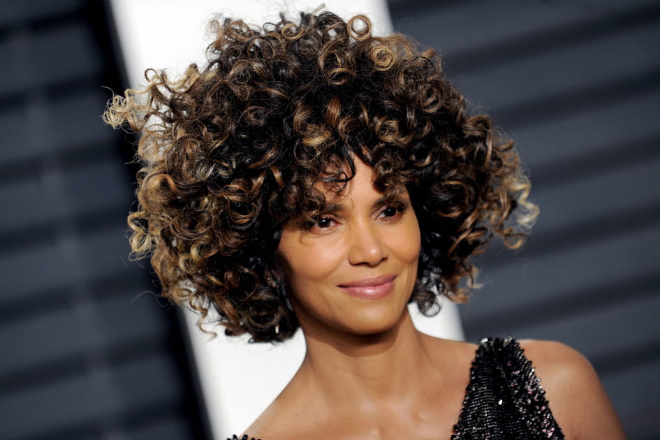 La coiffure afro de Halle Berry