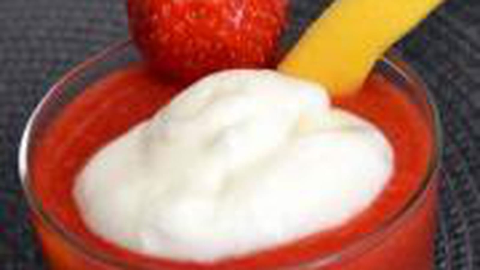 Mousses fraise et mangue, nuage de yaourt vanillé