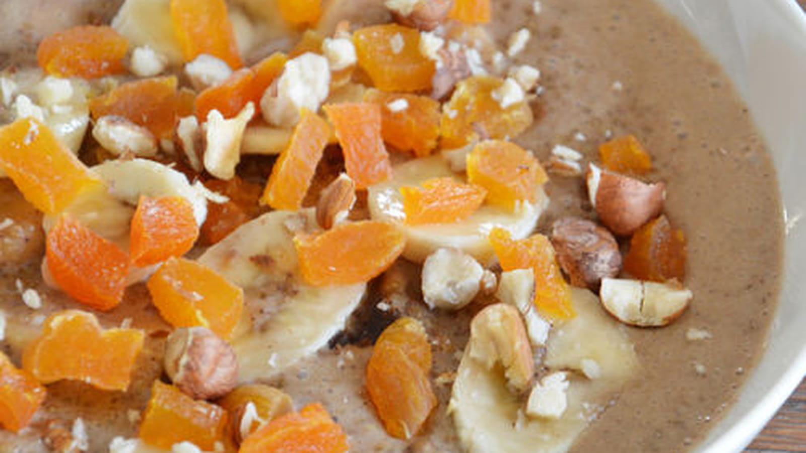 Porridge au quinoa et aux noisettes