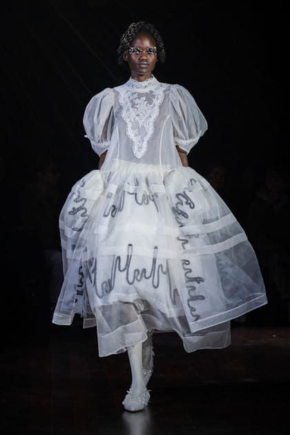 D&eacute;fil&eacute; Simone Rocha automne-hiver 2022-2023