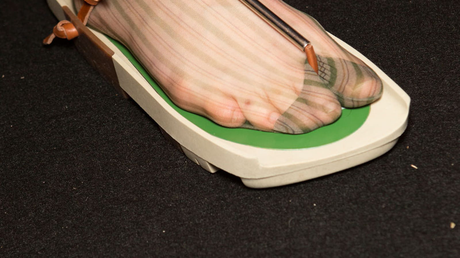 Tongs Moyen Age Acne Studios