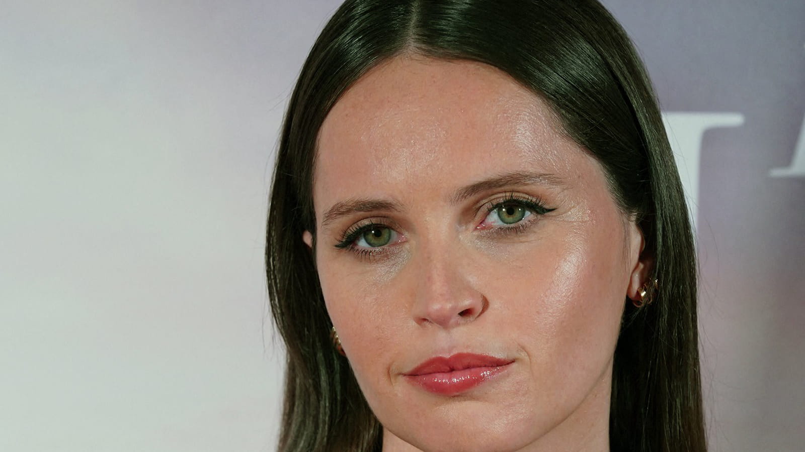 Felicity Jones sans frange