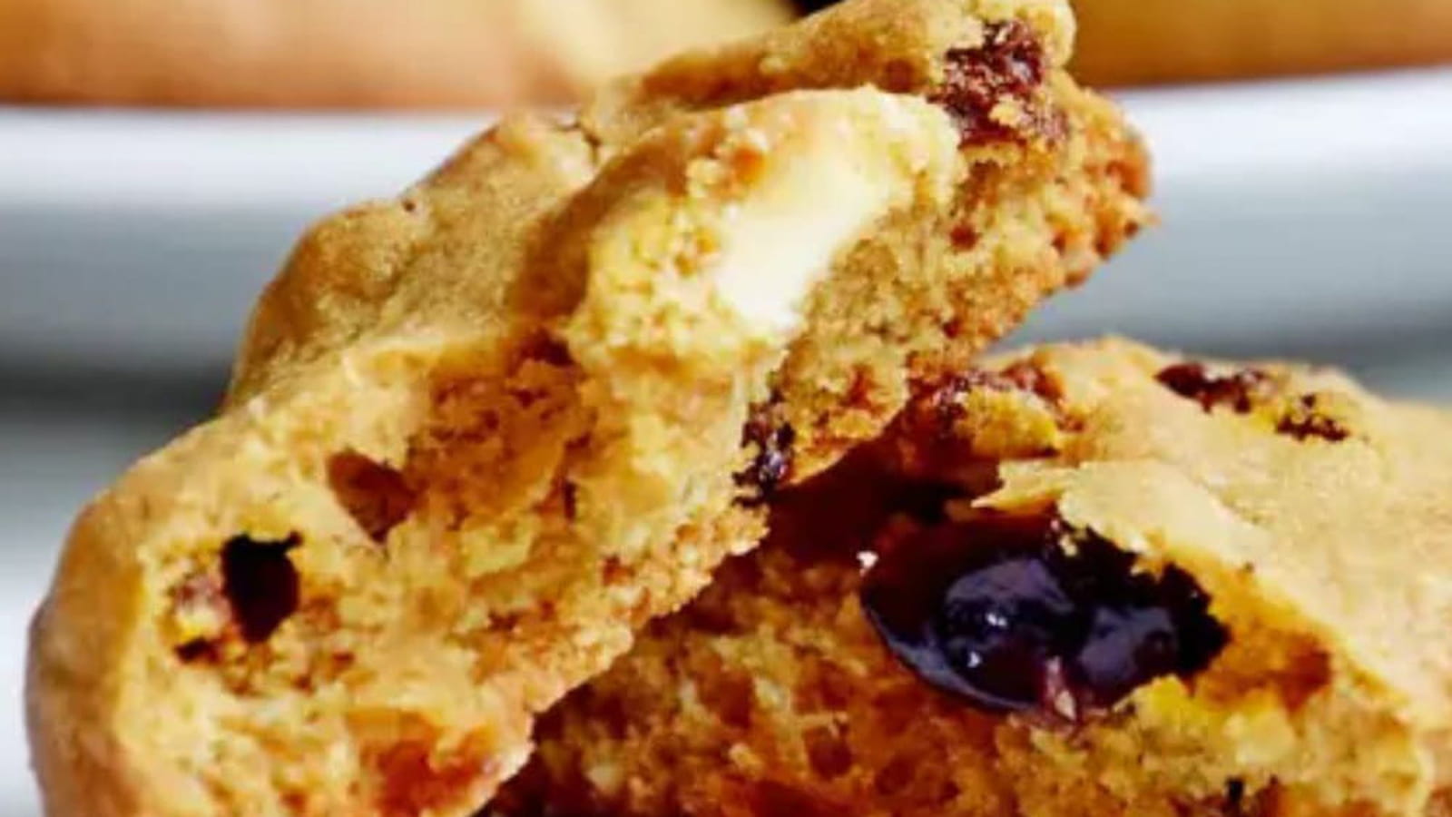 Biscuit au chocolat blanc, baies de goji et cranberries