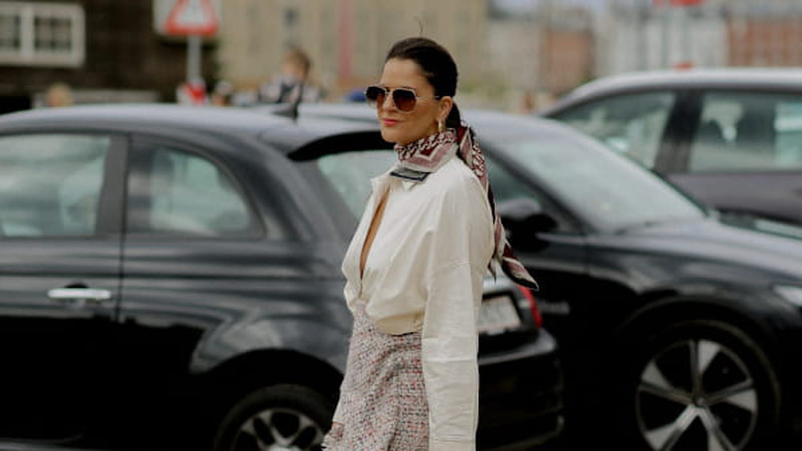 Ces 55 looks nous inspirent pour porter la chemise blanche avec style