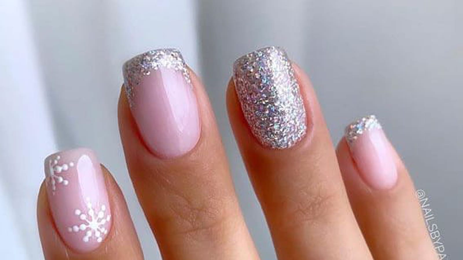 Ongles argentés 