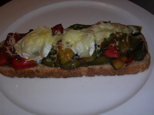 Tartine de légumes et chèvre