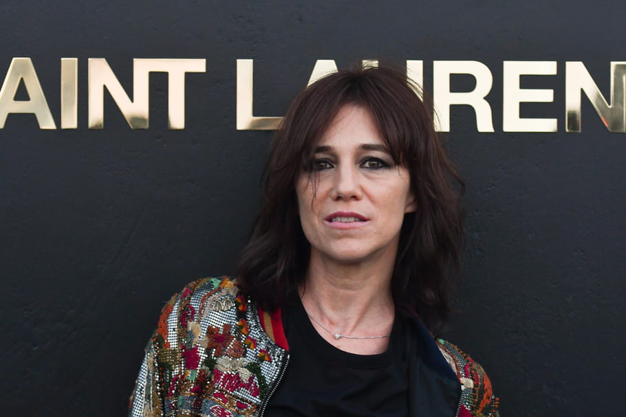 Charlotte Gainsbourg, sa mise en beauté rock et sexy
