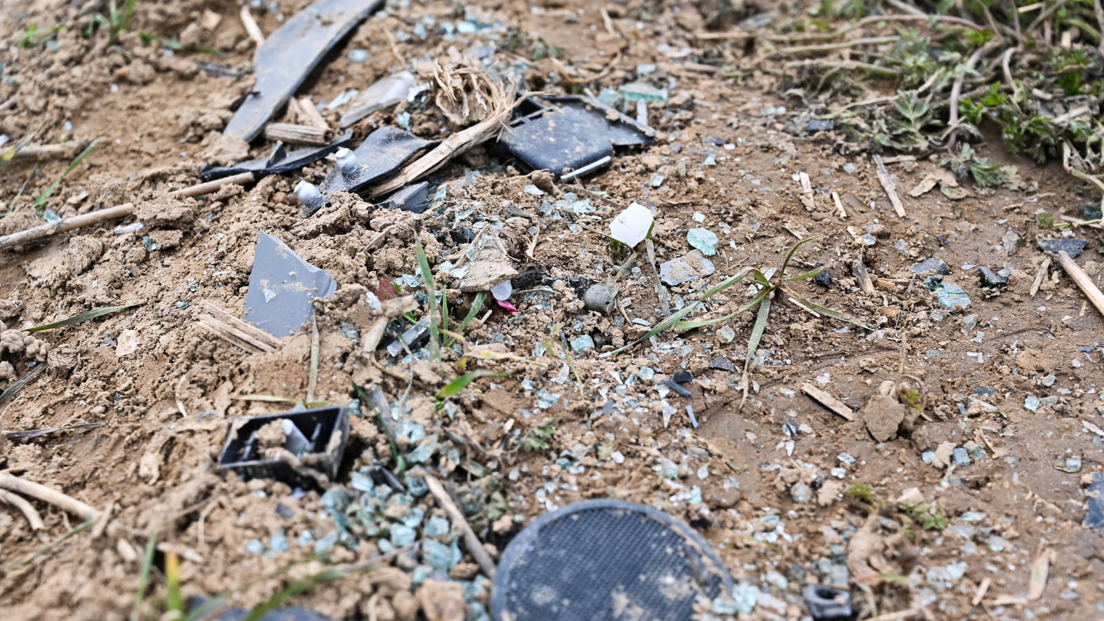 Débris sur la D372, à Villiers-en-Bière