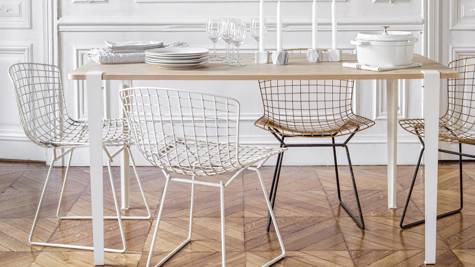 Table Tiptoe