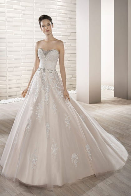 Une robe noble, Demetrios