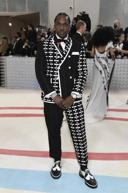 Pusha T en costume noir et blanc Thom Browne