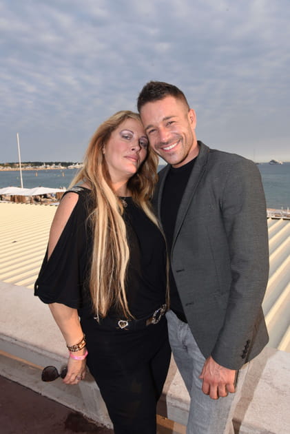 Heureuse et amoureuse