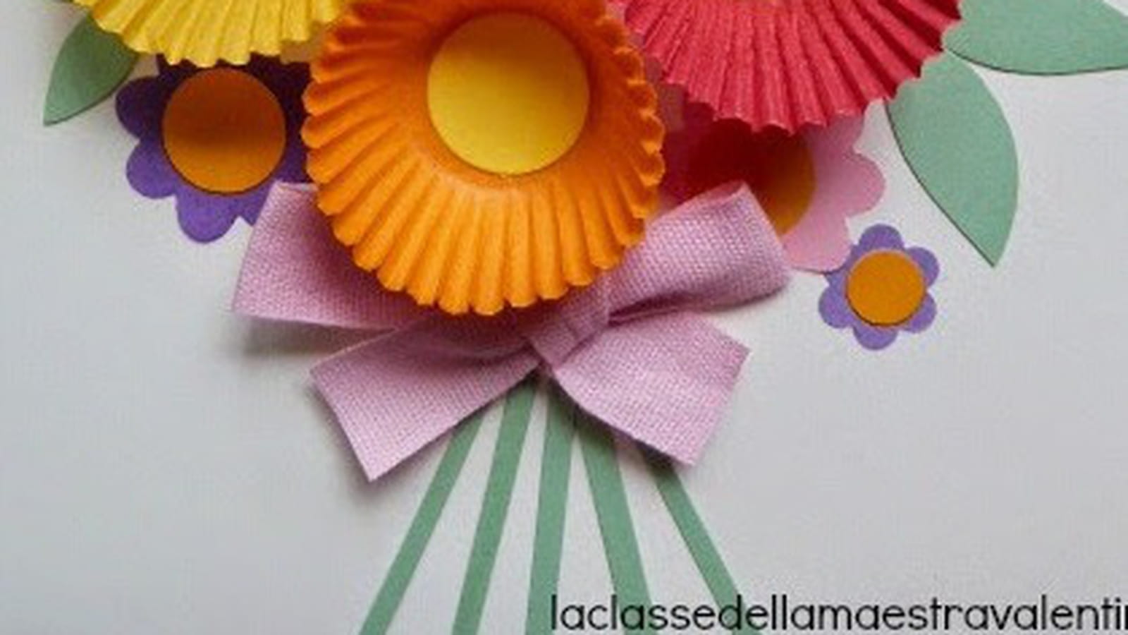 Un bouquet de fleurs en papier