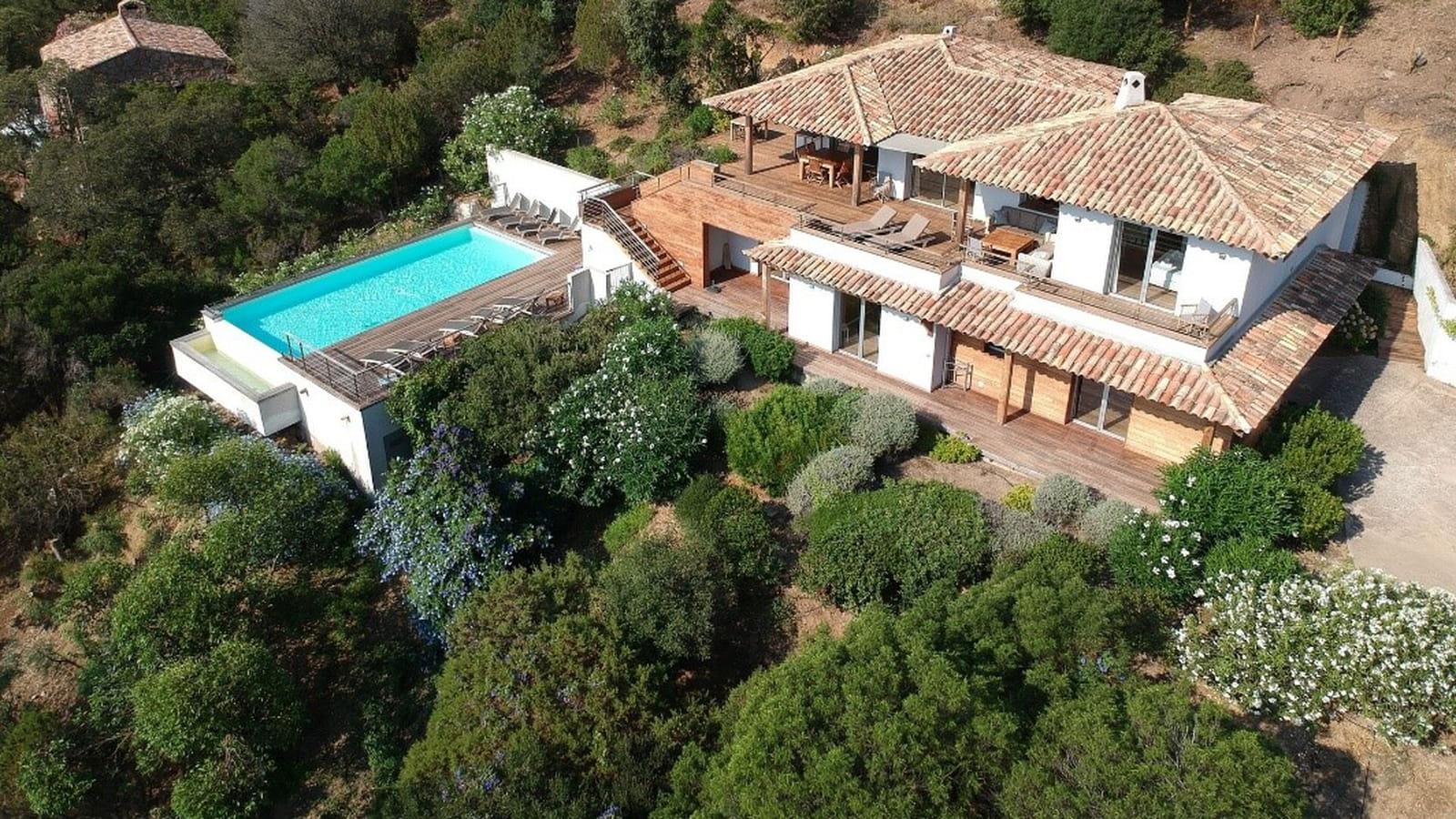 8. Villa à Porto-Vecchio avec vue plongeante sur la baie