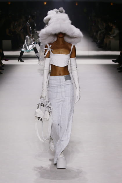 Look 45&nbsp;du d&eacute;fil&eacute; Fendi