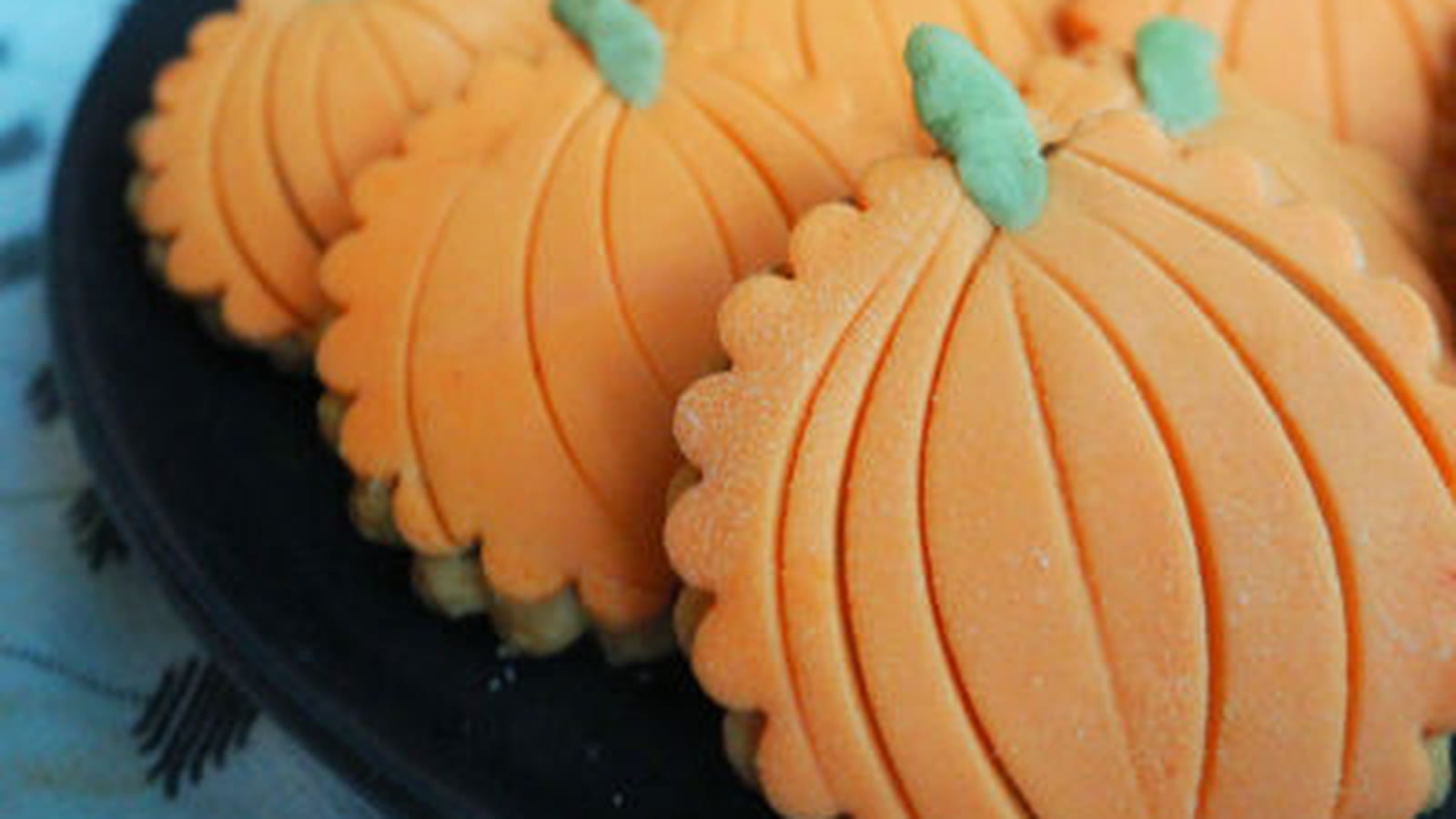 Sablés aux noisettes en forme de citrouille