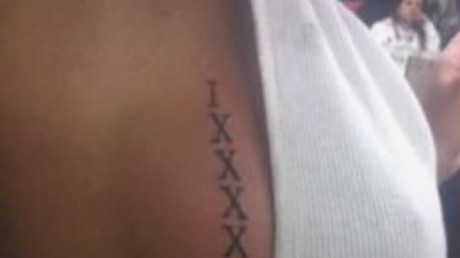 Chiffres romains sur le sideboob