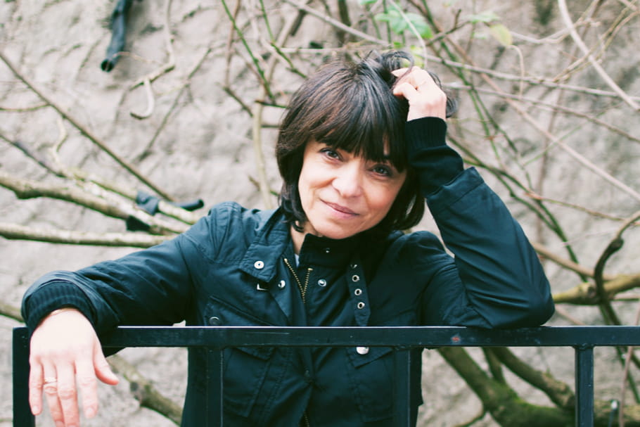 Leslie Bedos : "Je suis contre les cases et les jugements trop rapides"
