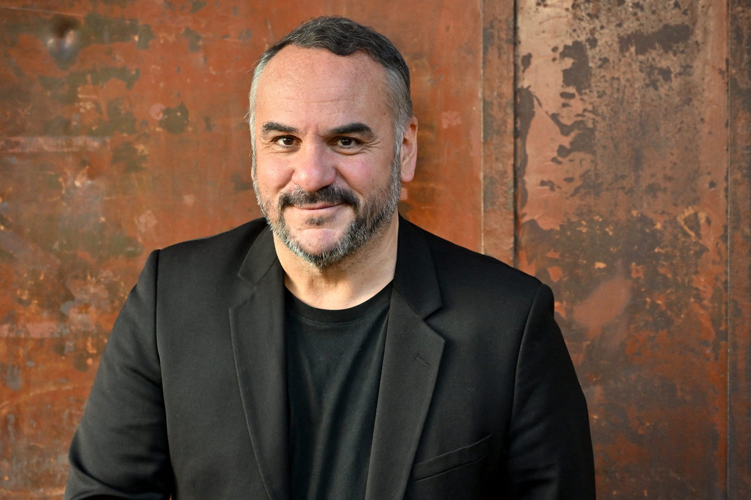 When François-Xavier Demaison invites himself to a fan’s house…