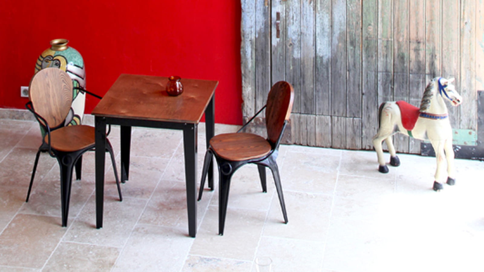 Salle à manger rouge