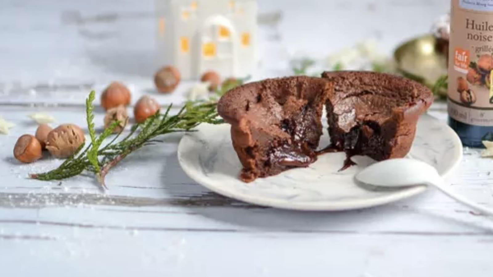 Moelleux à l'huile de noisette grillée, cœur coulant au chocolat par Bio Planète