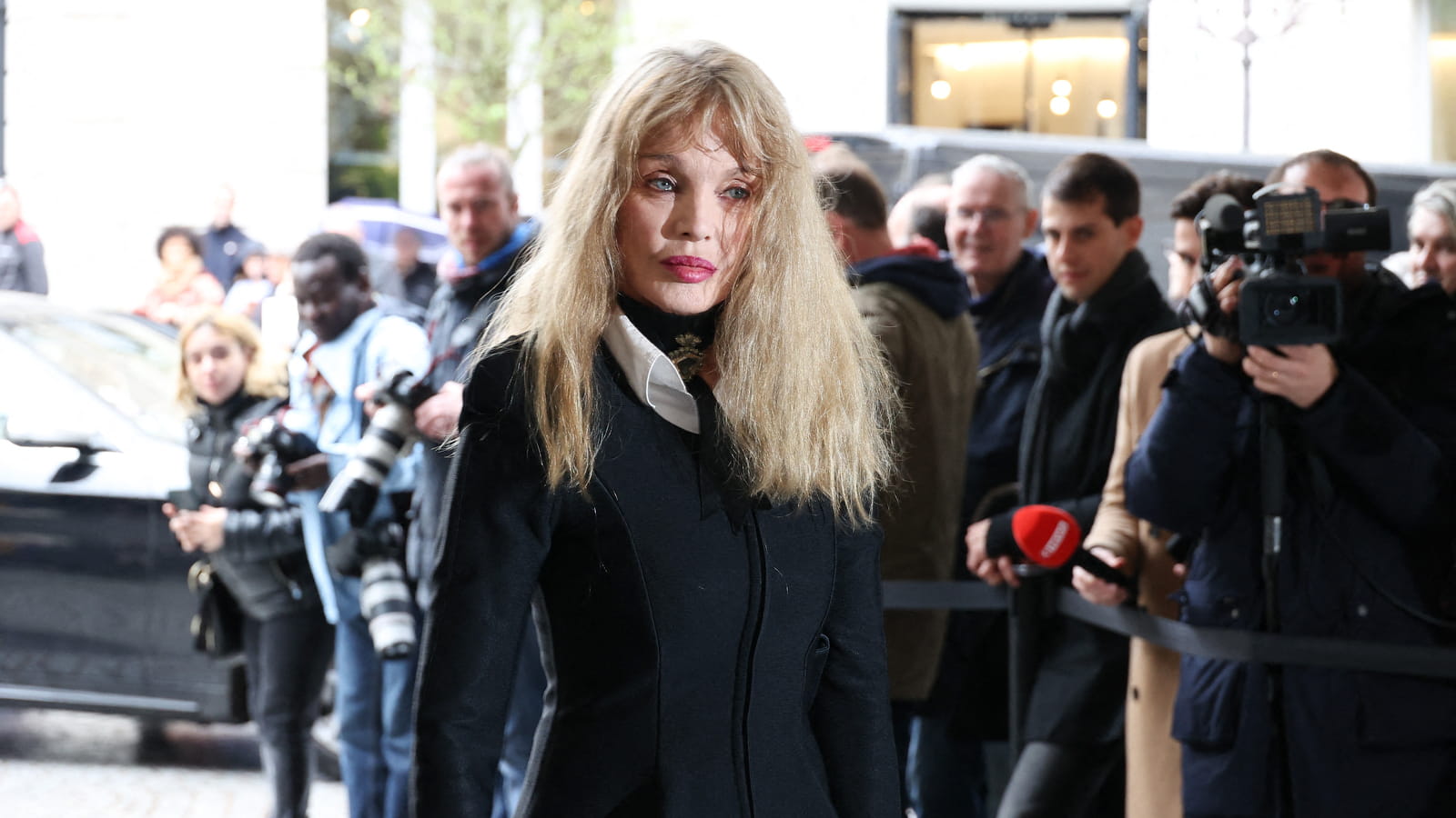 Arielle Dombasle