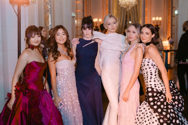 Bal des Débutantes : les Debs posent ensemble à l'hôtel Shangri-La