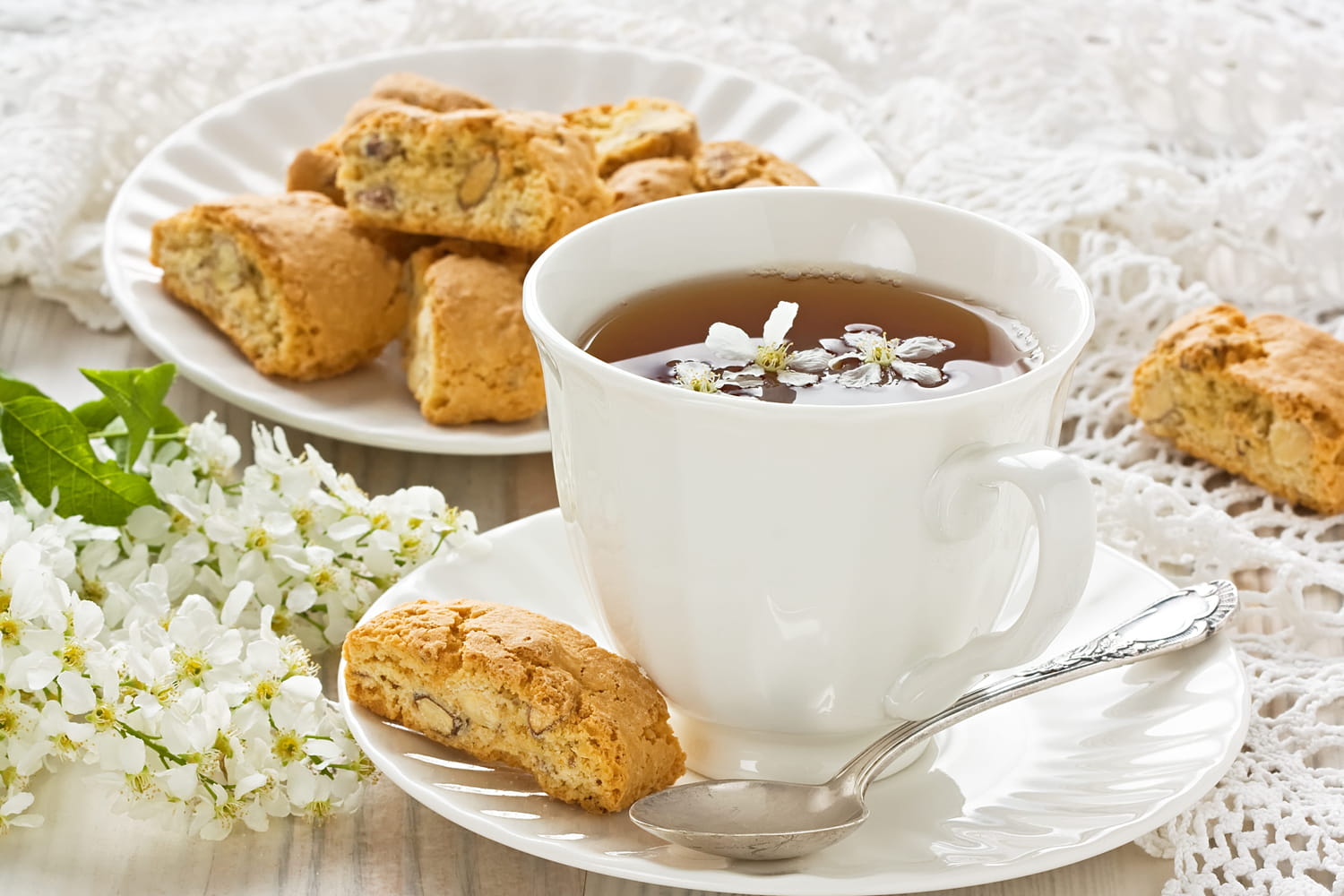 Ces biscuits aux amandes étaient servis à la Cour de Versailles : la recette de 1746, facile à faire