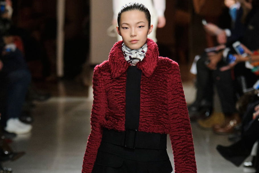 Défilé Oscar de la Renta prêt-à-porter automne-hiver 2015-2016 : jolie dame