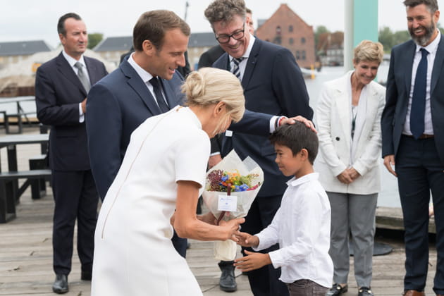 Emmanuel et Brigitte, aux petits soins