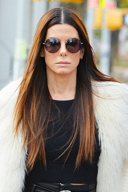 Sandra Bullock en lunettes de soleil rondes fines
