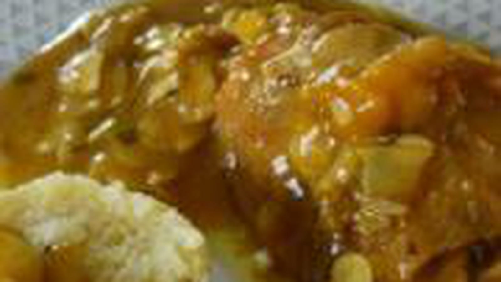 Tajine de poulet aux abricots et aux amandes