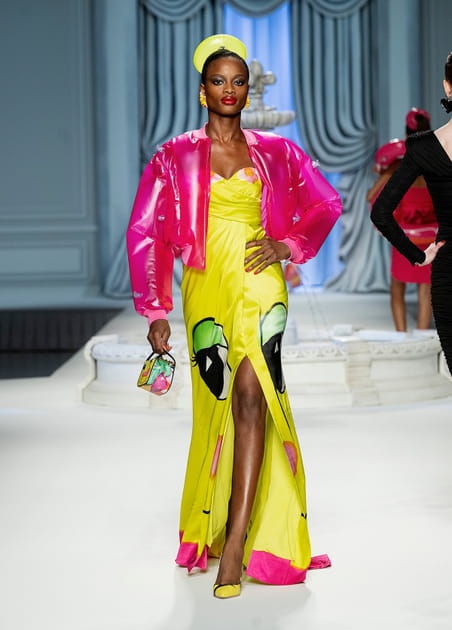 Look 49&nbsp;du d&eacute;fil&eacute; Moschino