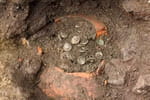 Un trésor antique découvert en France : des milliers de pièces de monnaie refont surface après 1 800 ans