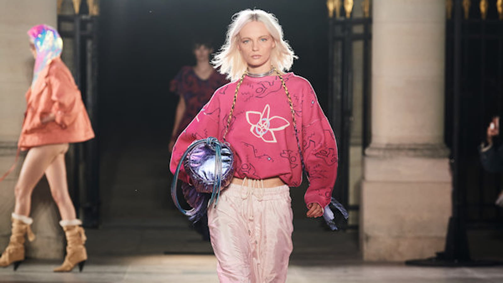 Look 19