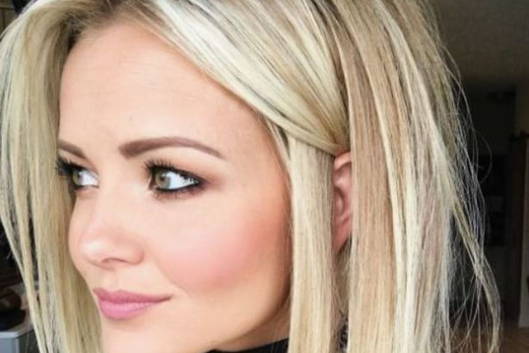 Balayage blond polaire et carré long