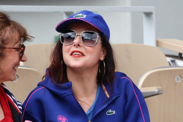 Laure Calamy en total look sportif à Roland-Garros