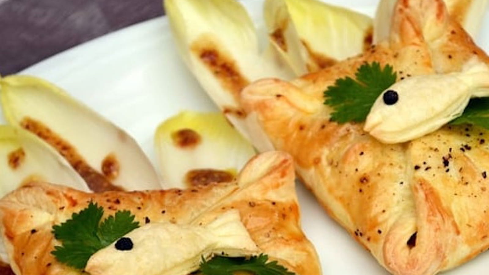 Feuilletés au thon, aux œufs et à la moutarde à l'ancienne
