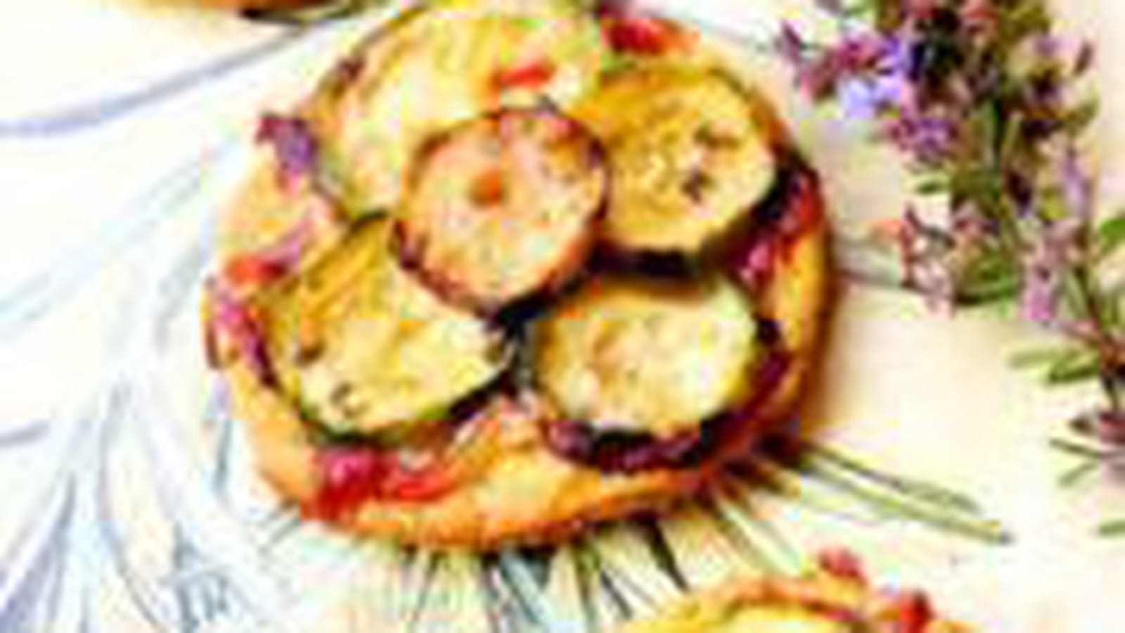 Mini tartelettes de courgettes confites au miel, romarin et gorgonzola