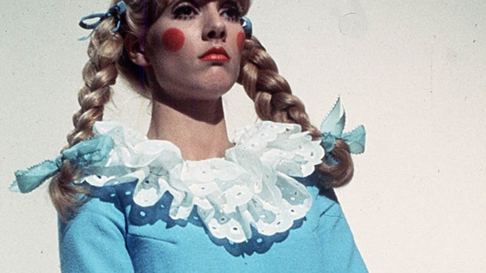 Sylvie Vartan et ses couettes d'écolière