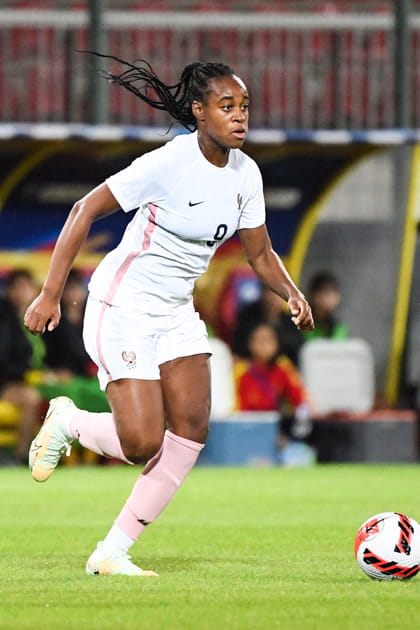 La joueuse de football Marie-Antoinette Katoto à Orléans en 2022