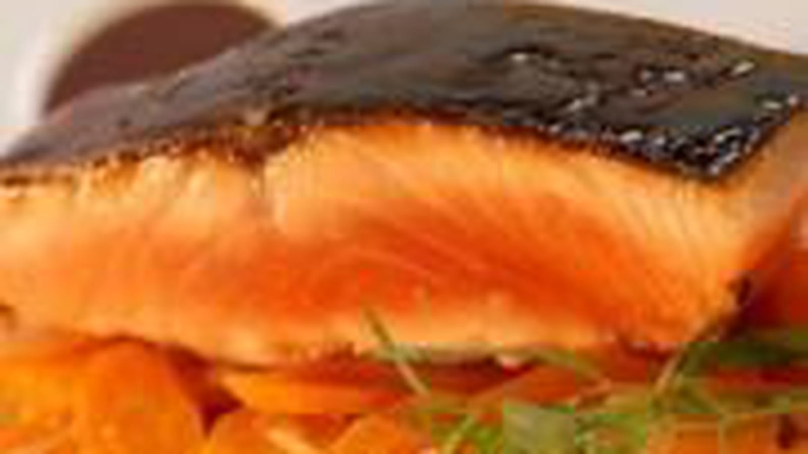 Saumon glacé au miel et soja