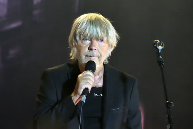 Renaud patiente... en tricotant&nbsp;!