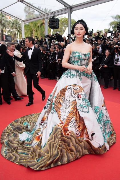 Fan Bingbing en robe bustier imprim&eacute;e Christopher Bu