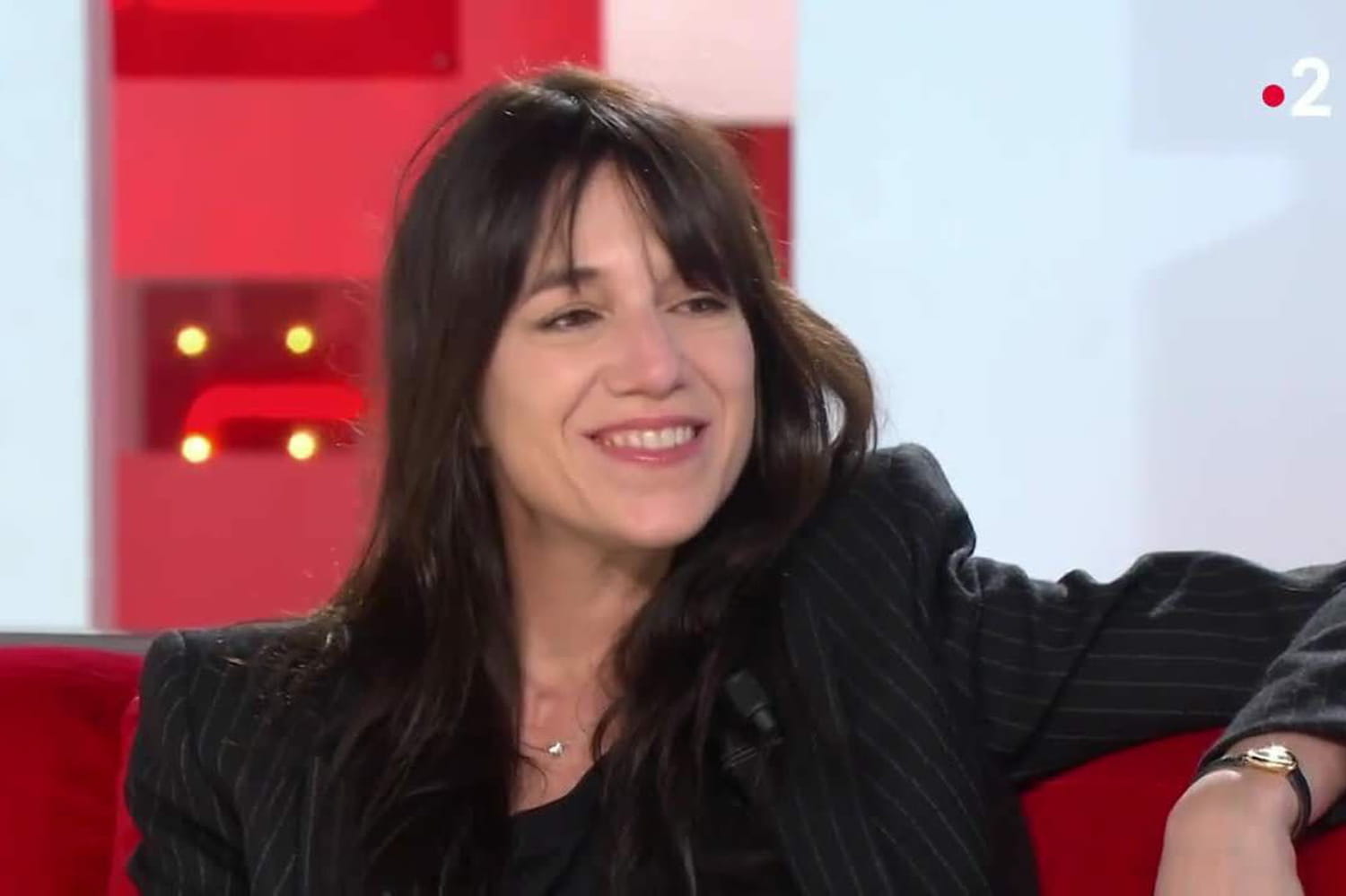 Charlotte Gainsbourg révèle "son plus grand chagrin" au sujet de son père