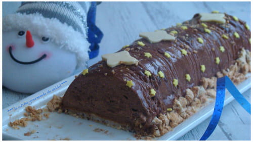 Bûche au chocolat noir et dacquoise noisette